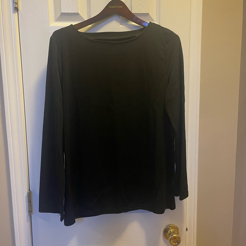 Women pants and blouse suit- size large. Like new!